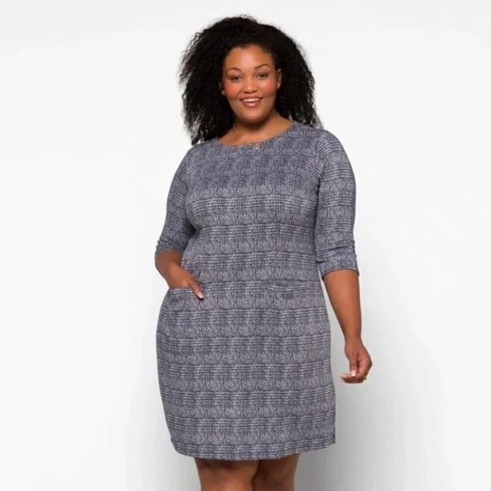 41 Hawthorn Aniya Jacquard Knit Dress Navy Plaid Pocket Dress Corporate Chic